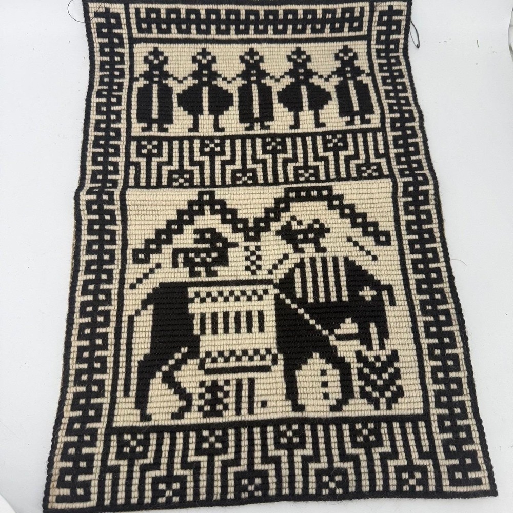 Vintage Norwegian woven wool wall hanging, known as an åkle-Folk art-Norway